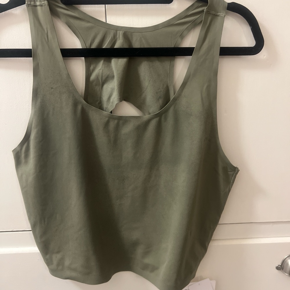 lululemon white hang tag with red logo